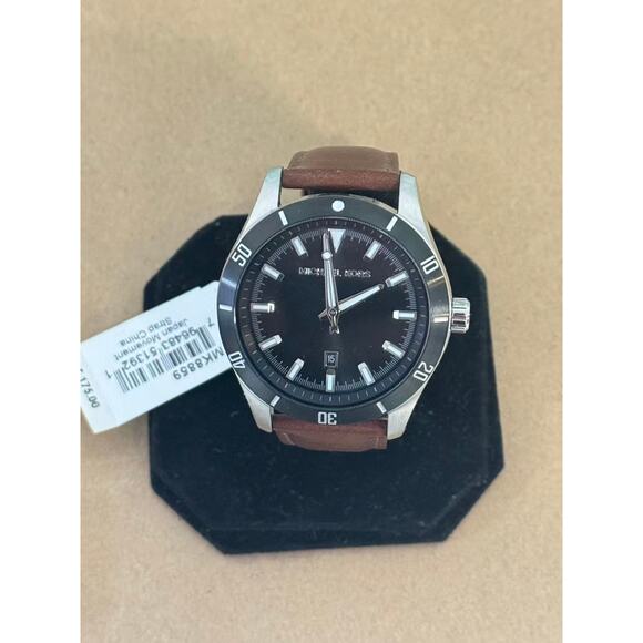 Michael Kors MK8859 Layton Brown Leather Men's Watch - Picture 4 of 5